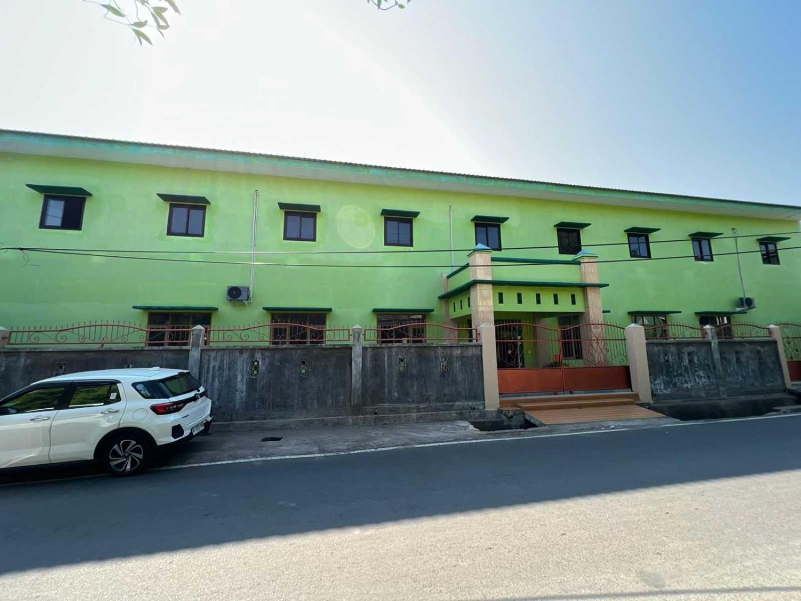 Oyo 93296 Kost Gowa Near Gowa Makassar