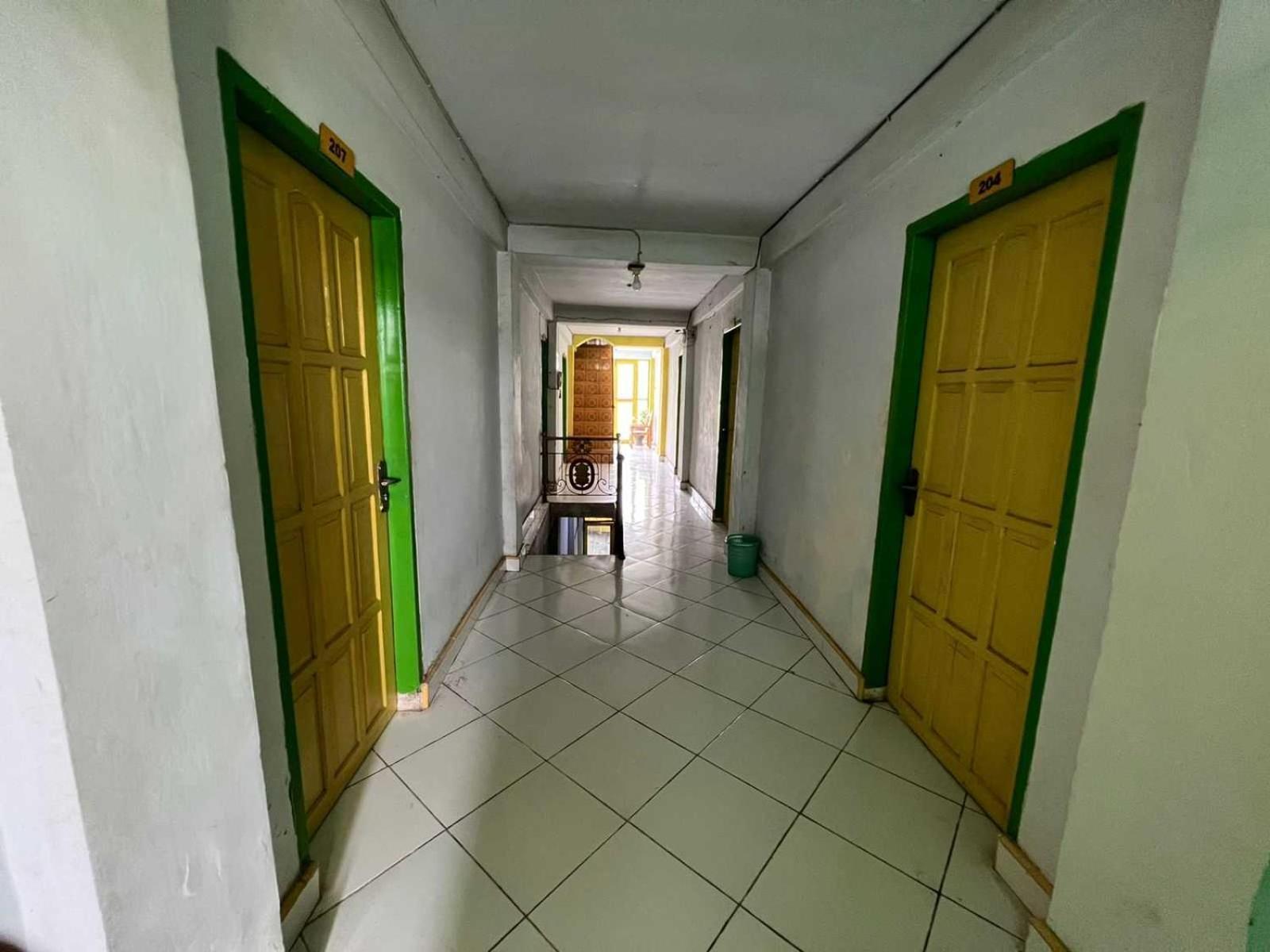 Oyo 93296 Kost Gowa Near Gowa Hotel 2*