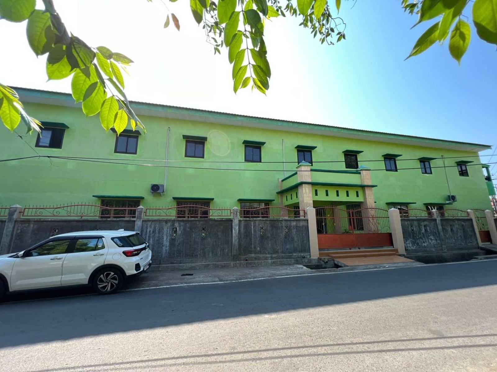 Oyo 93296 Kost Gowa Near Gowa Hotel Makassar